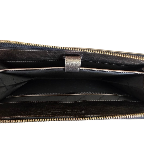 Burberry Meatllic Bronze Gold Check Iconic Tablet/Ipad Case Plaid - Picture 3 of 17